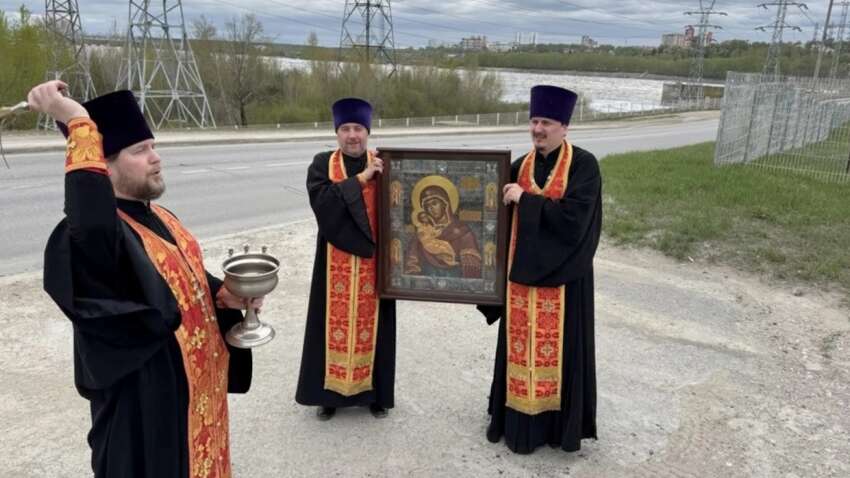 В РФ начали использовать "православное ПВО": как хотят спасаться от атаки дронов В РФ начали использовать "православное ПВО": как хотят спасаться от атаки дронов