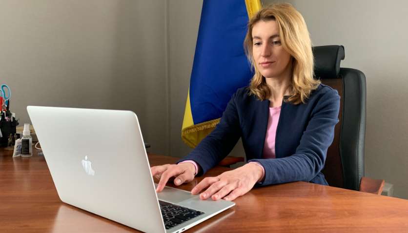 Зарплата руководителя ДАРТ: сколько в Украине платят за развитие туризма Зарплата руководителя ДАРТ: сколько в Украине платят за развитие туризма