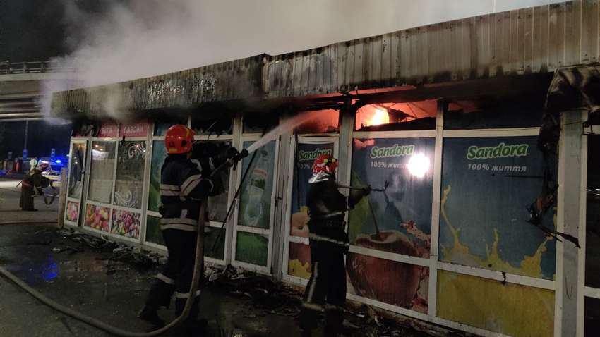 В Киеве прошлой ночью сгорел ряд МАФов