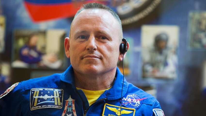 Донька астронавта, який застряг в космосі на 9 місяців, розповіла, що тепер на нього чекає