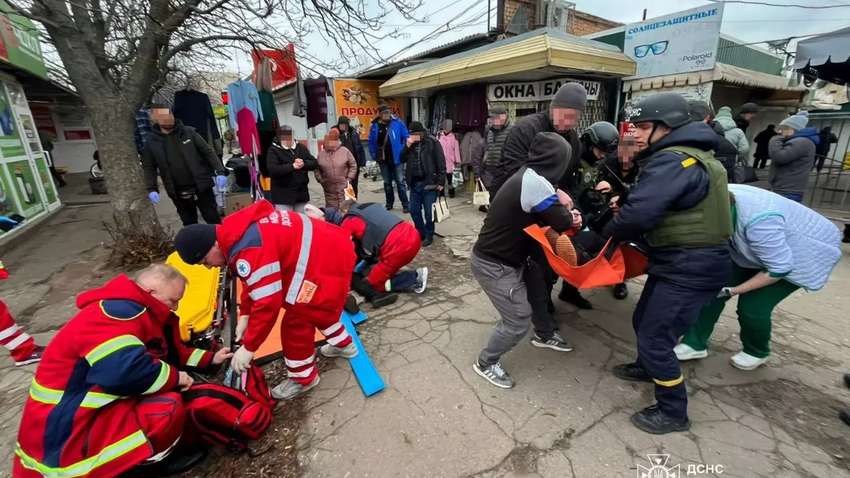 Російські війська атакували центральний ринок у Нікополі: є постраждалі