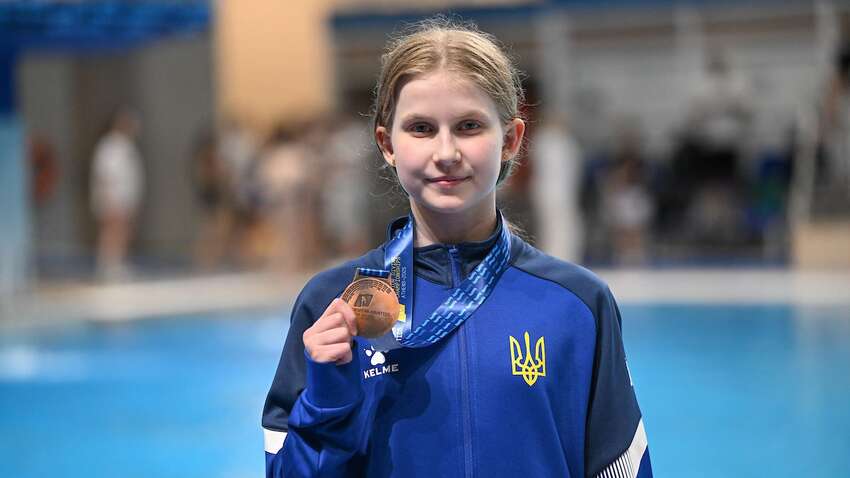 Українська юніорка демонстративно покинула п’єдестал поруч із росіянками Українська юніорка демонстративно покинула п’єдестал поруч із росіянками