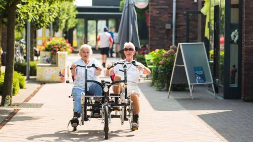 В Нідерландах створили село для людей з деменцією: як воно працює (ФОТО)