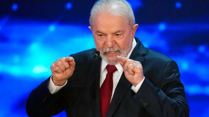 Президент Бразилії вдарився головою та відмовився їхати на саміт БРІКС у Росію Президент Бразилії вдарився головою та відмовився їхати на саміт БРІКС у Росію