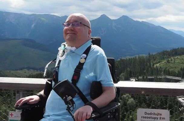 Новий рекорд: чоловік живе з апаратом ШВЛ понад 30 років