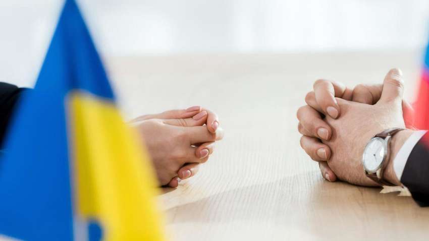 ТКГ по Донбассу возобновляет заседание: когда и что будут обсуждать