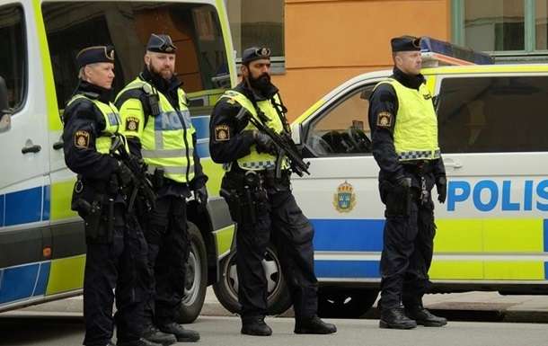 Теракт в Швеции: нападающий расстрелял не менее 10 человек