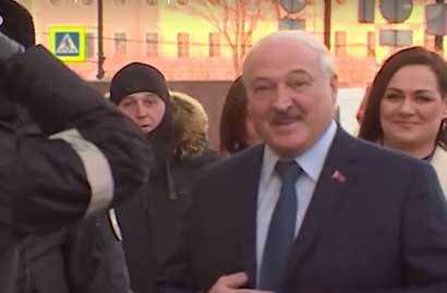 Лукашенко обіцяє росіянам найщасливіший рік