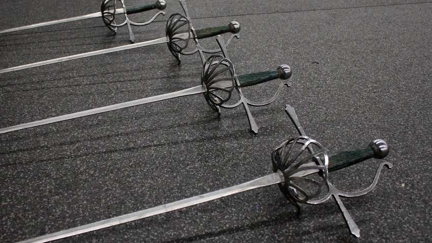 Чому слід навчитися вимахувати шпагою