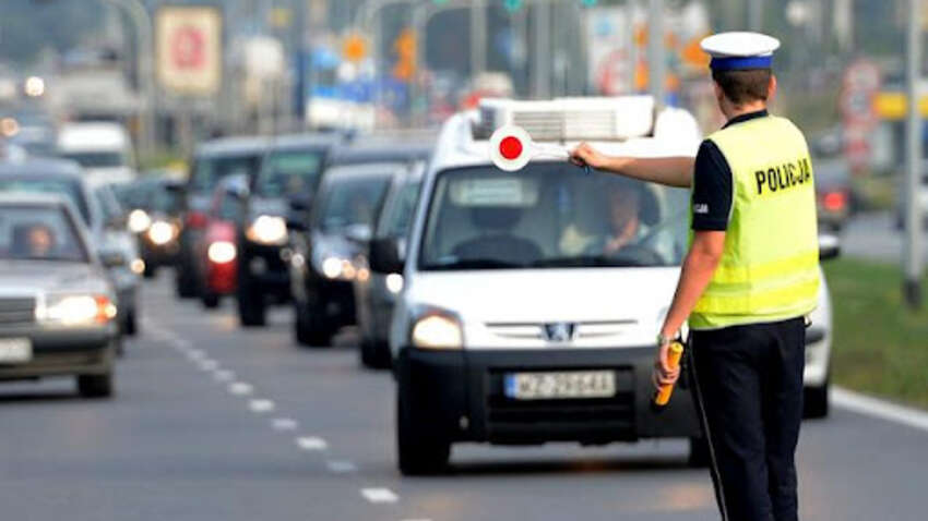 Небезпечні предмети в авто: за що загрожує штраф і навіть вилучення документів Небезпечні предмети в авто: за що загрожує штраф і навіть вилучення документів