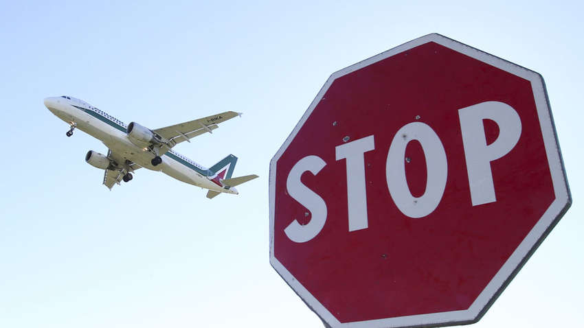 Украина блокирует воздушное пространство для белорусских самолетов: что это значит