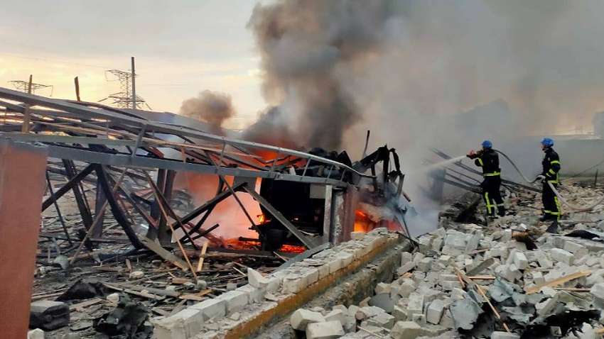 Оккупанты обстреляли сельскохозяйственные склады в Днепропетровской области: уничтожены зерно и техника