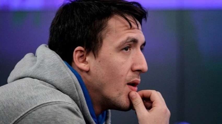 Оскаженілий росіянин за кордоном напав на популярного актора, який підтримав Україну та покинув РФ