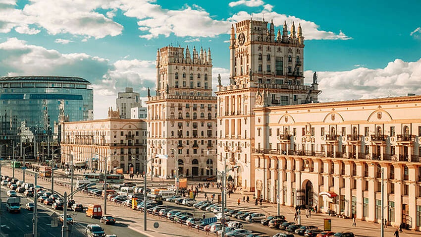 Українці масово тікають до Білорусі: приголомшливе розслідування 