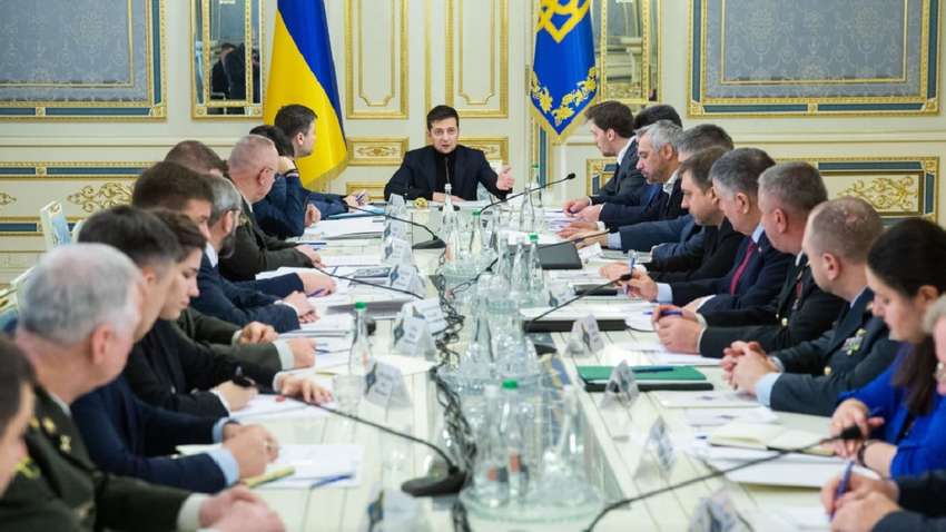 На закрытом заседании СНБО у Зеленского обещают информационную бомбу, – СМИ
