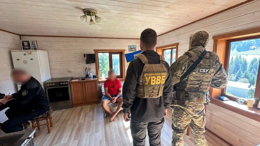 Схема нелегального пересечения границы: задержан пограничник и его сообщники