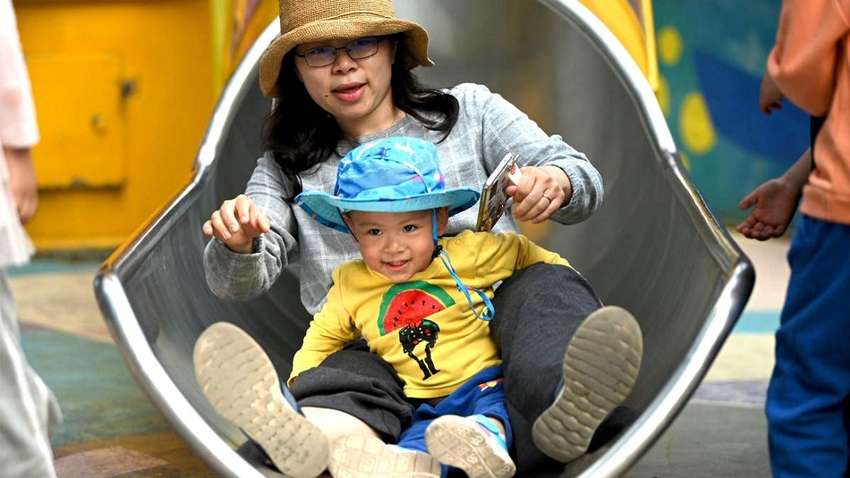 Китайцям дозволять мати більше двох дітей