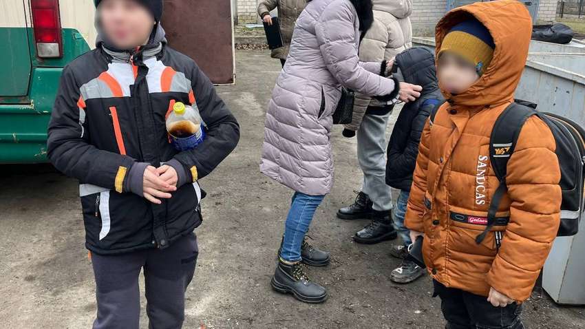 З Дніпропетровщини вивозять дорослих та дітей