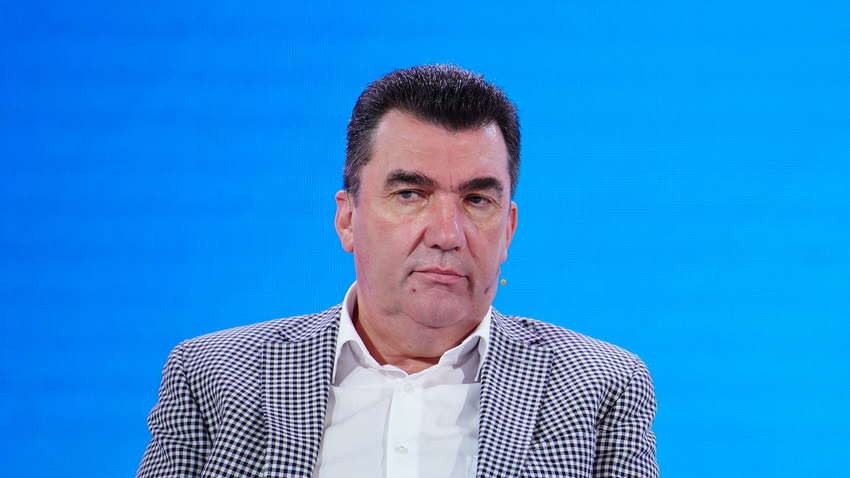 Данилов заявил, что Украина может мобилизовать до 2,5 млн человек в случае нападения России Данилов заявил, что Украина может мобилизовать до 2,5 млн человек в случае нападения России