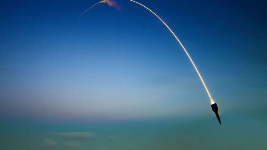 Действительно ли «Сапсан» уже полетел на Россию: откуда огромные воронки