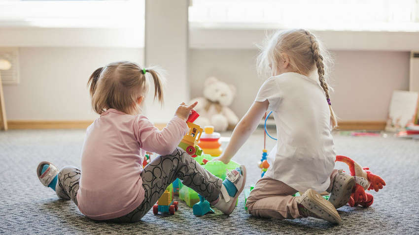 Нардепи подбають про сиріт і немічних стареньких 