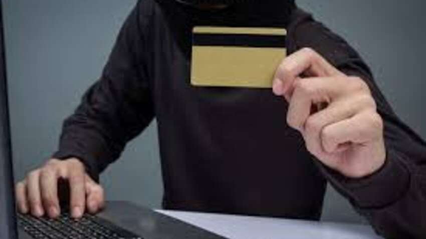 Не ведитесь – 2200 грн «компенсации» уже рассылают украинцам: новая волна мошенничества маскируется под Сбербанк