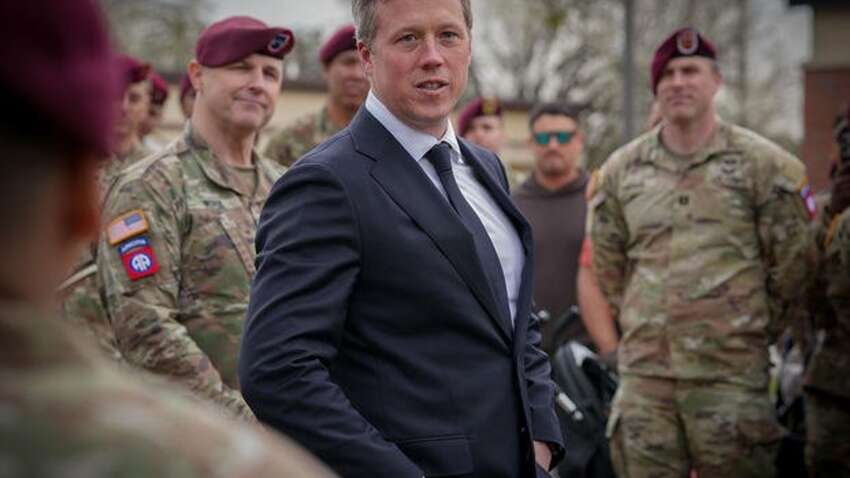 Трамп знову намагається відновити переговори щодо припинення війни: кого відправив до Києва