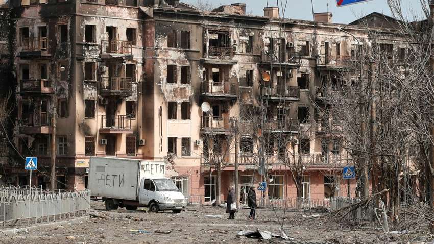 Российские оккупанты сбросили мощную бомбу на больницу в Мариуполе