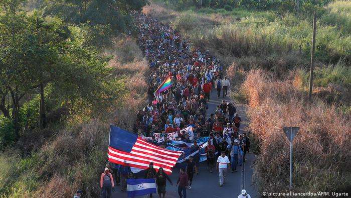Нелегальні мігранти, що прямують в Америку, повинні чекати дозвіл в Мексиці