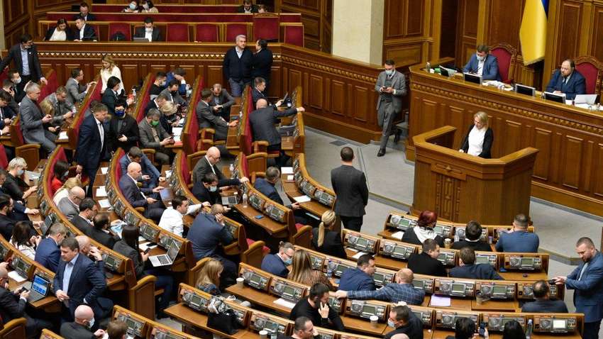 Нардепы тоже готовятся получить смартфоны от Зеленского: в какой фракции больше всего