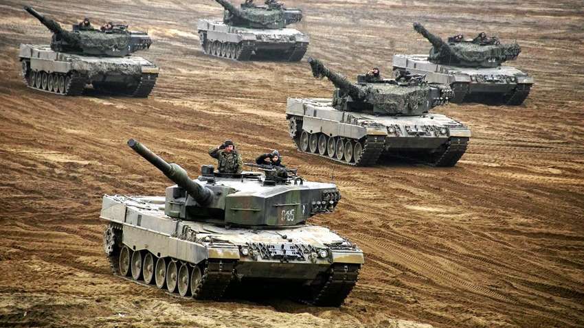 Польша готова к передаче всех своих танков Украине: какие страны вошли в коалицию?