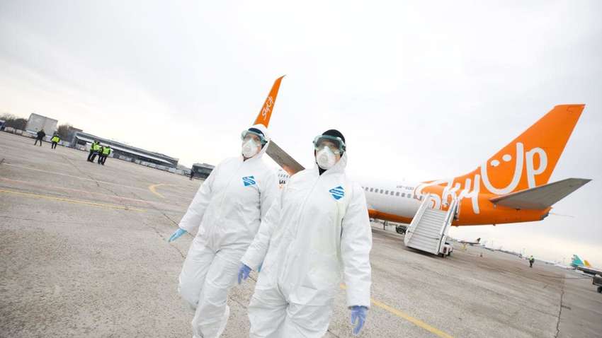 "Слава Богу, здихалися": львівські медики заспівали Гімн від щастя, що евакуйованих українців не привезли до них в лікарню