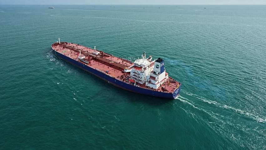 В Саудовской Аравии взорвался сингапурский нефтяной танкер: названа причина В Саудовской Аравии взорвался сингапурский нефтяной танкер: названа причина