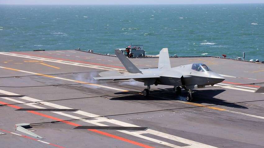 Си вновь намекнул, что готовится к войне: Китай продемонстрировал новейшее вооружение