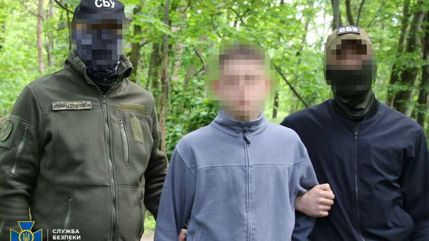 Суд відпустив підлітка під домашній арешт, а він повторно зв’язався з ФСБ Суд відпустив підлітка під домашній арешт, а він повторно зв’язався з ФСБ