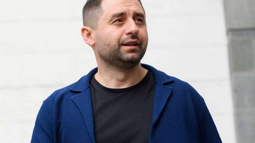 Давид Арахамия отметил, что возьмет на контроль ситуацию с законопроектом "о военных преступниках"