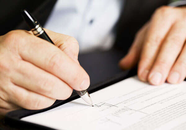 США можуть опинитися на межі колапсу через автоперо: що сталося США можуть опинитися на межі колапсу через автоперо: що сталося