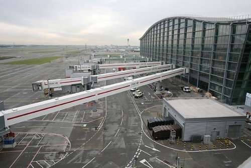 15 тысяч пассажиров застряли  в аэропортах Лондона