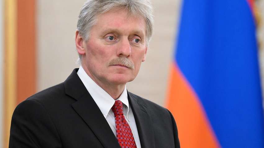 Песков исчез на три недели после скандальных слов о демократии в России