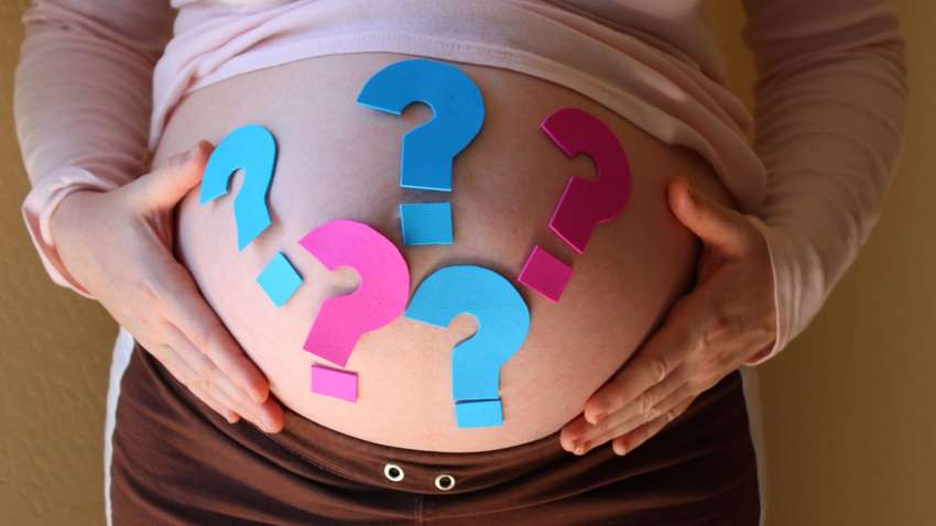 "Годинник цокає": все частіше українки відкладають першу вагітність за 30