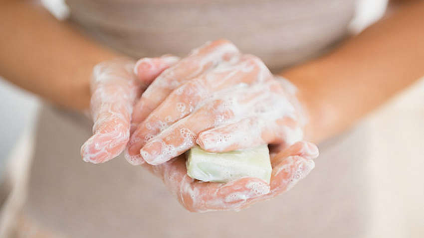 Що ефективніше: мило або антибактеріальний гель