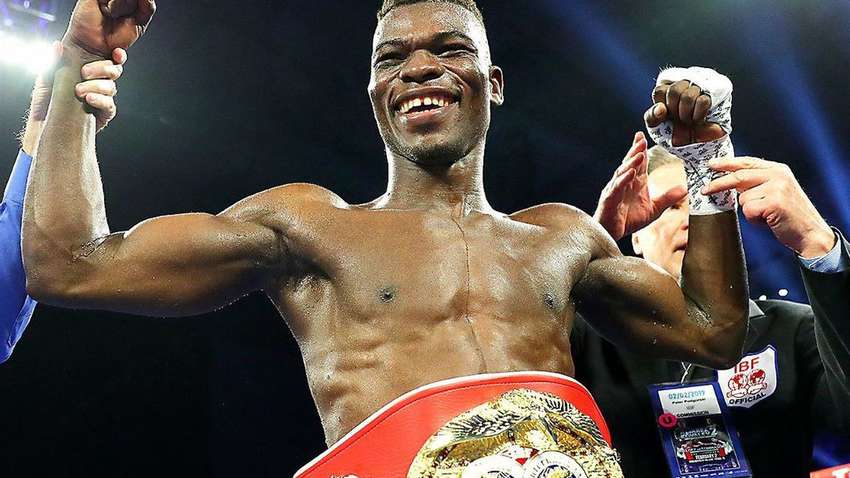 Ганский боксер отдает предпочтение Ломаченко в поединке с британцем