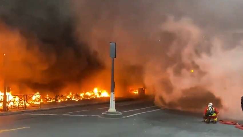 В Иране активисты сожгли клинику, в которую хотели доставить пациентов с коронавирусом