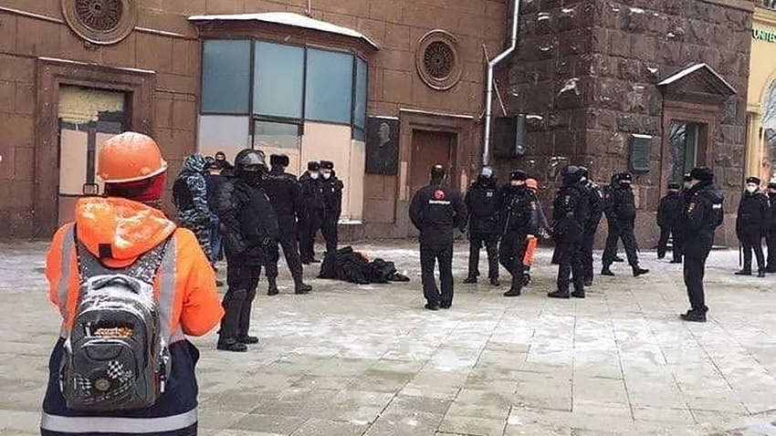 В центре Москвы мужчина совершил самоподжог (Шокирующее видео)