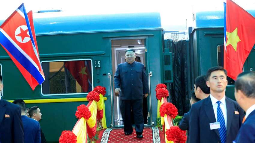 “Бригада удовольствий” Ким Чен Ына: стало известно о кутеже диктатора в бронепоезде с девственницами