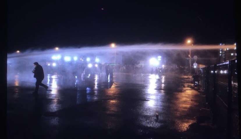 Фальсифікації на виборах: протестуючих у Грузії розганяють водометами