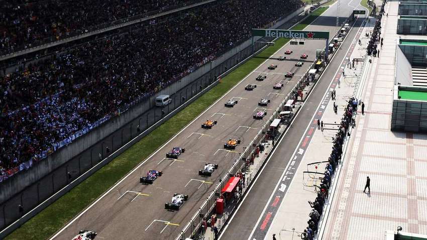 Коронавирус добрался до спорта: этап Формулы-1 в Китае отменен