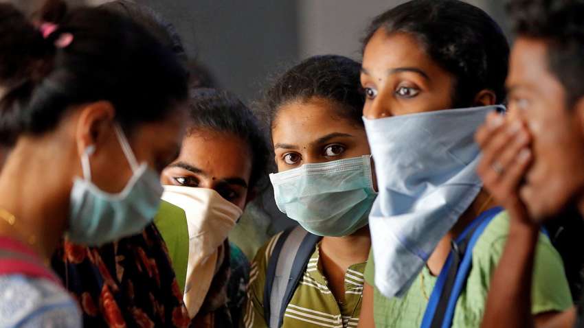 В Индии толпы людей вышли на улицы в ожидании завершения карантина. Но это было ошибкой