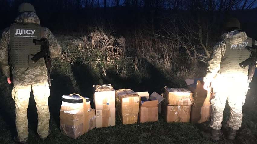 З РФ намагалися переправити в Україну контрабандні COVID-тести і елітні годинники