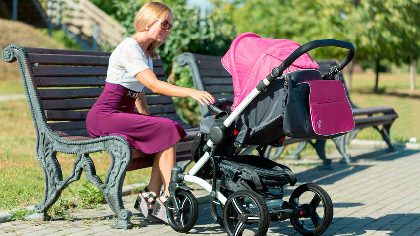 Німецька компанія Bosch створила дитячу коляску з електродвигуном